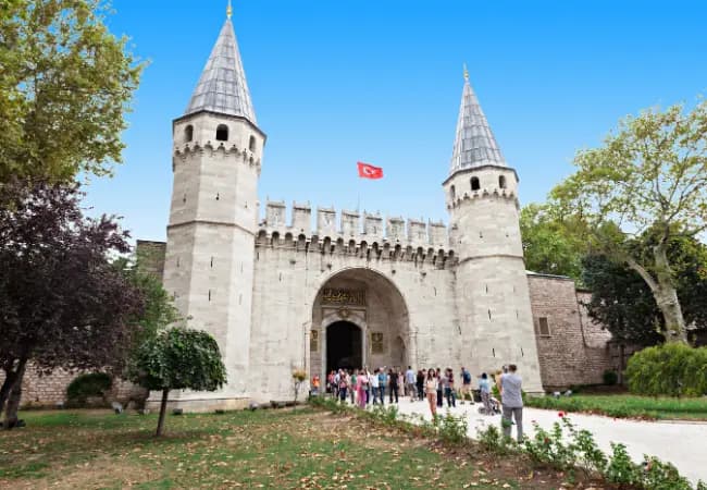 Topkapi Palace Museum Guided Tour with Ticket